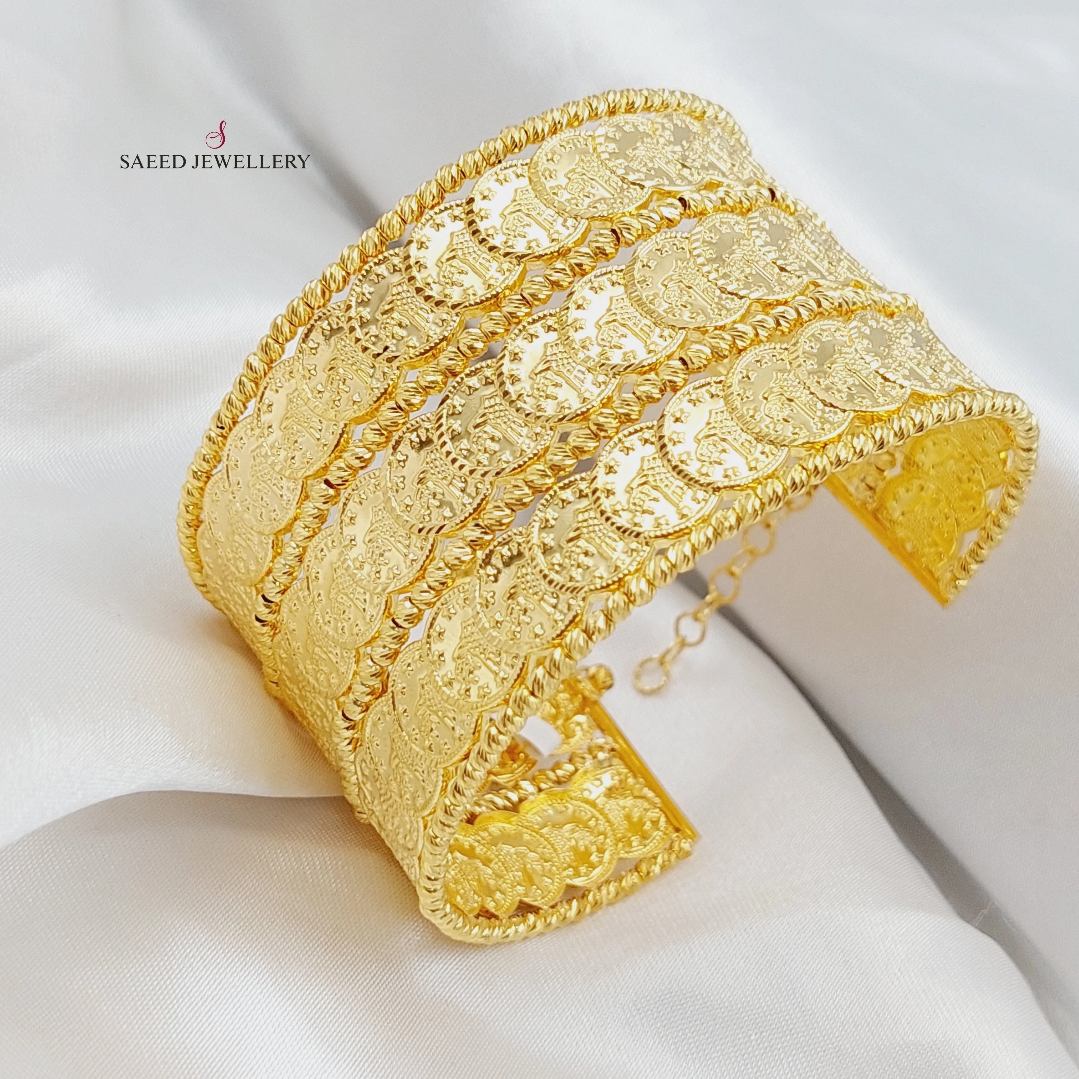 اسوارة ارباع ثلاث نطاقات