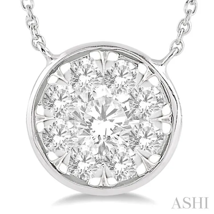 1/2 Ctw Round Shape Pendant Lovebright Diamond Necklace in 14K White Gold