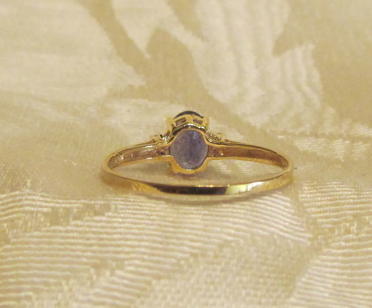 14Kt Gold Iolite Ring 7x5mm Oval Iolite 4 Diamonds Size 7