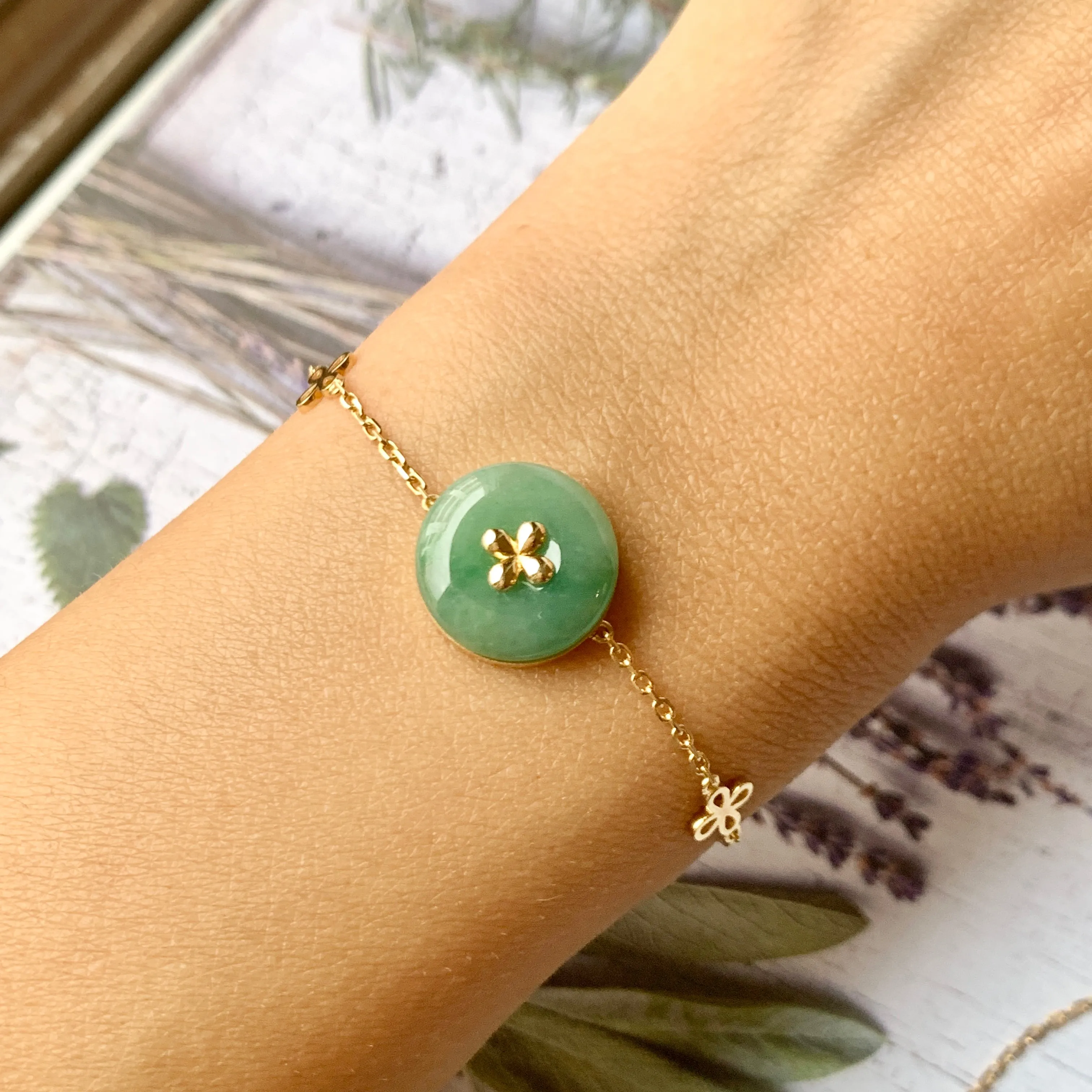 A-Grade Natural Green Jadeite Donut Bracelet (Lilac Flower) No.190352
