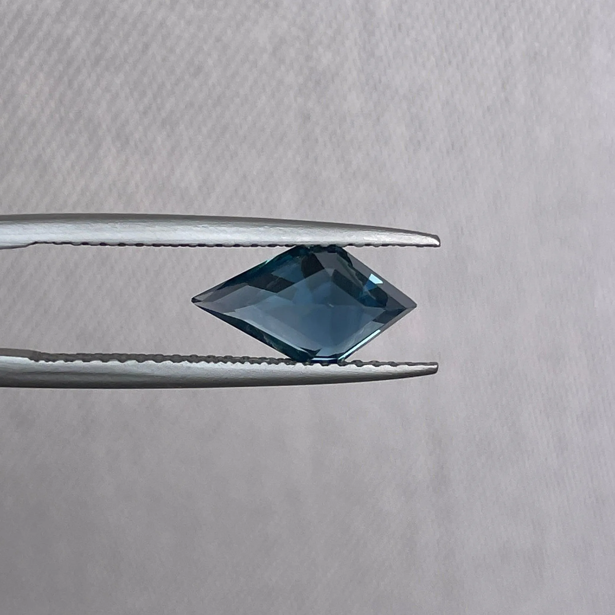AAA 1.84 CT loose Kite Cut Shape Teal Parti Sapphire engagement ring gemstone loose gemstone sapphire