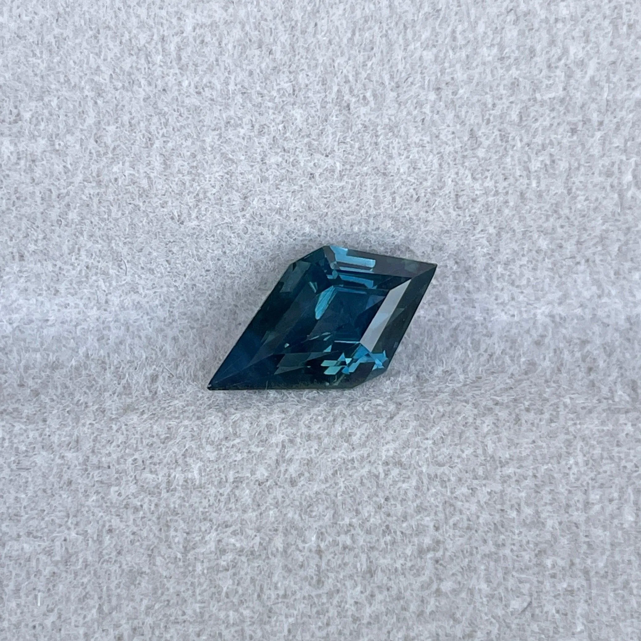 AAA 1.84 CT loose Kite Cut Shape Teal Parti Sapphire engagement ring gemstone loose gemstone sapphire