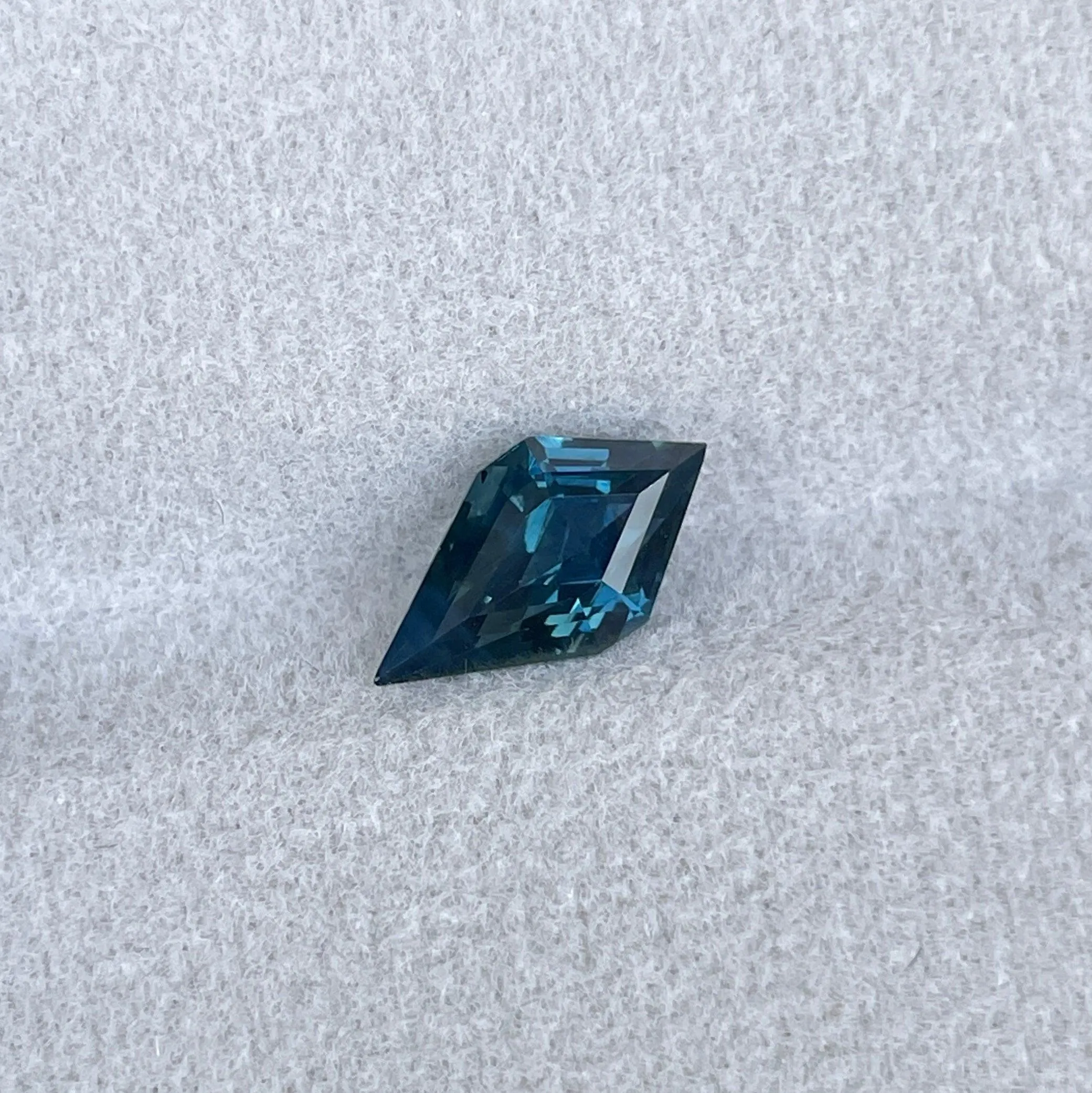 AAA 1.84 CT loose Kite Cut Shape Teal Parti Sapphire engagement ring gemstone loose gemstone sapphire