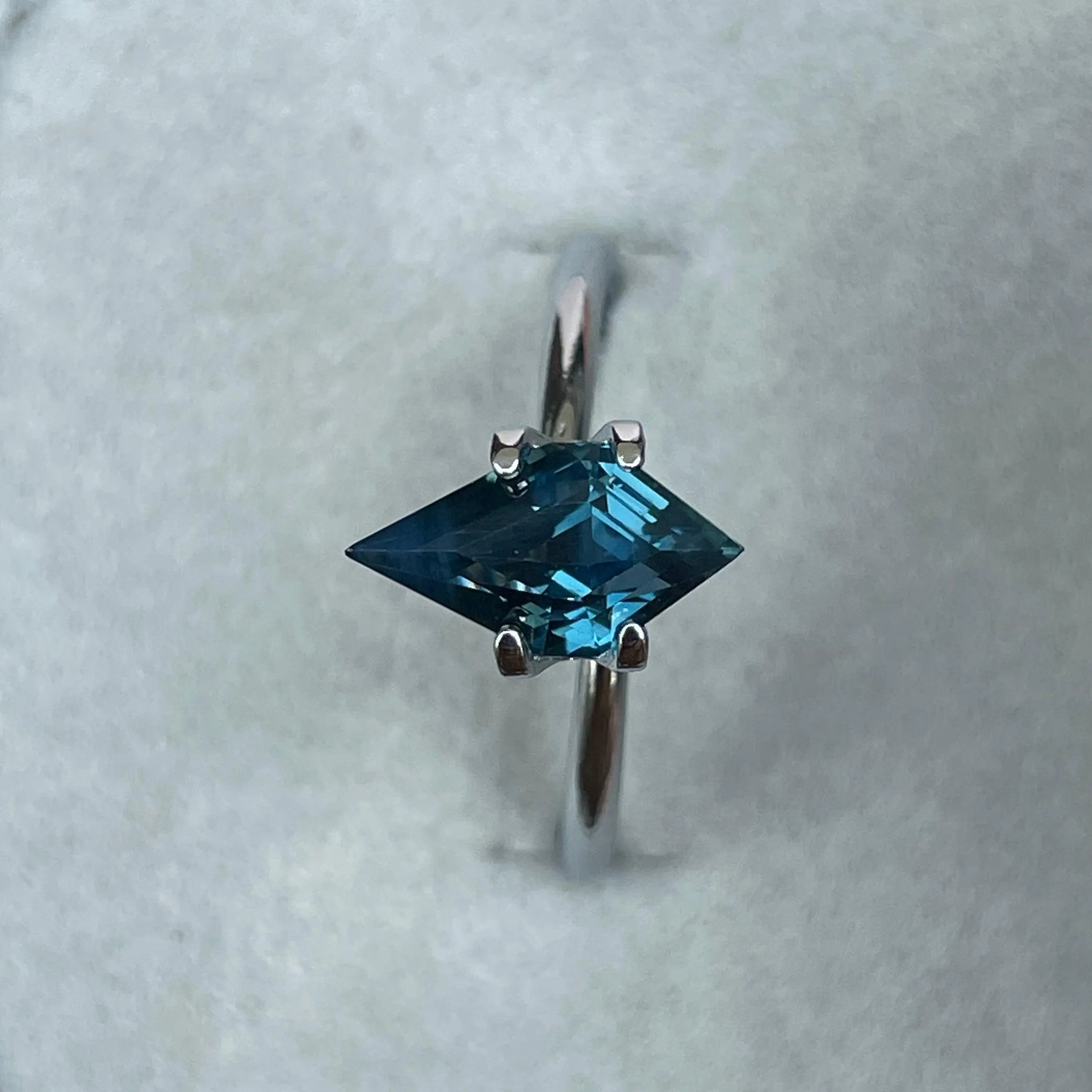 AAA 1.84 CT loose Kite Cut Shape Teal Parti Sapphire engagement ring gemstone loose gemstone sapphire