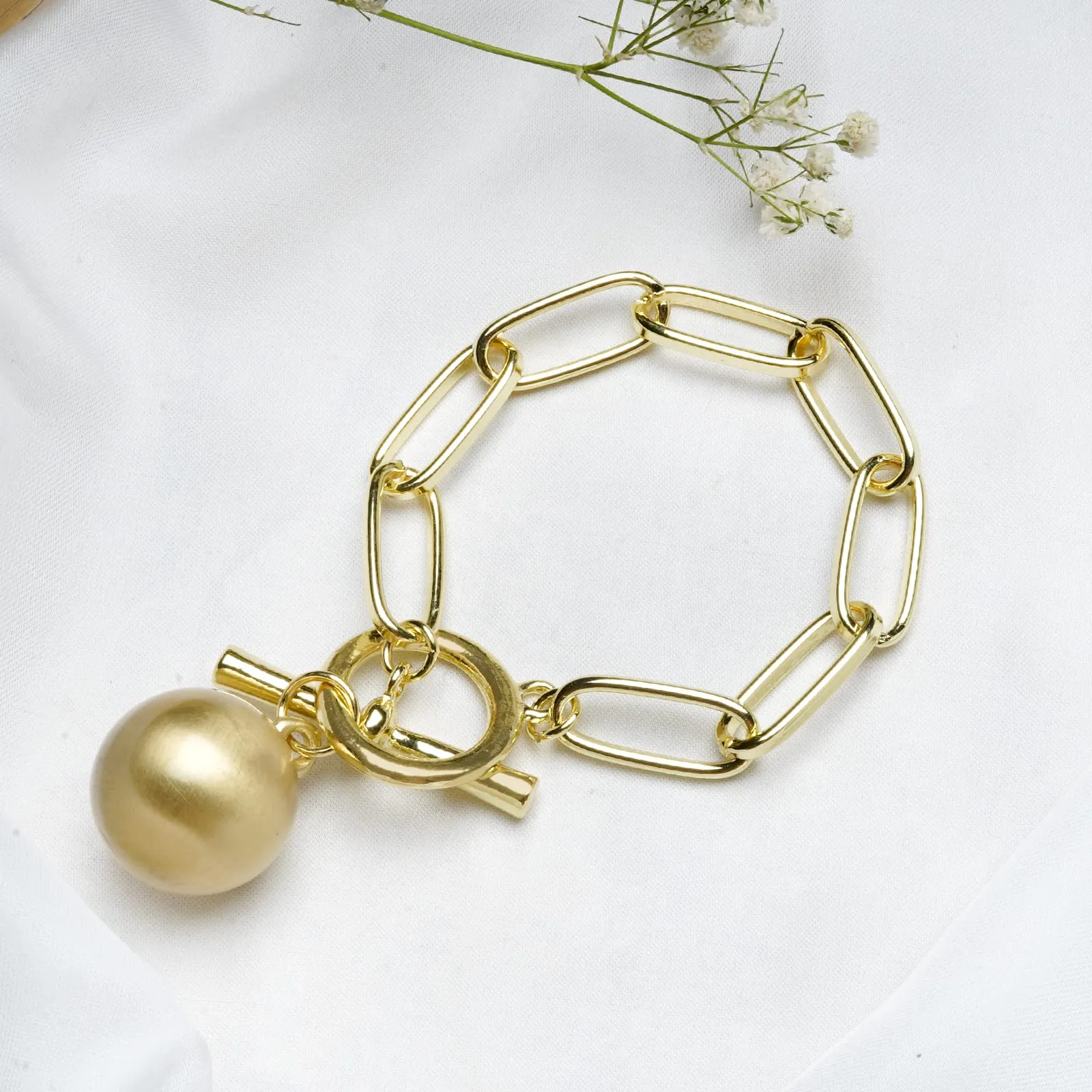 Adored Chain Link Gold Bracelet
