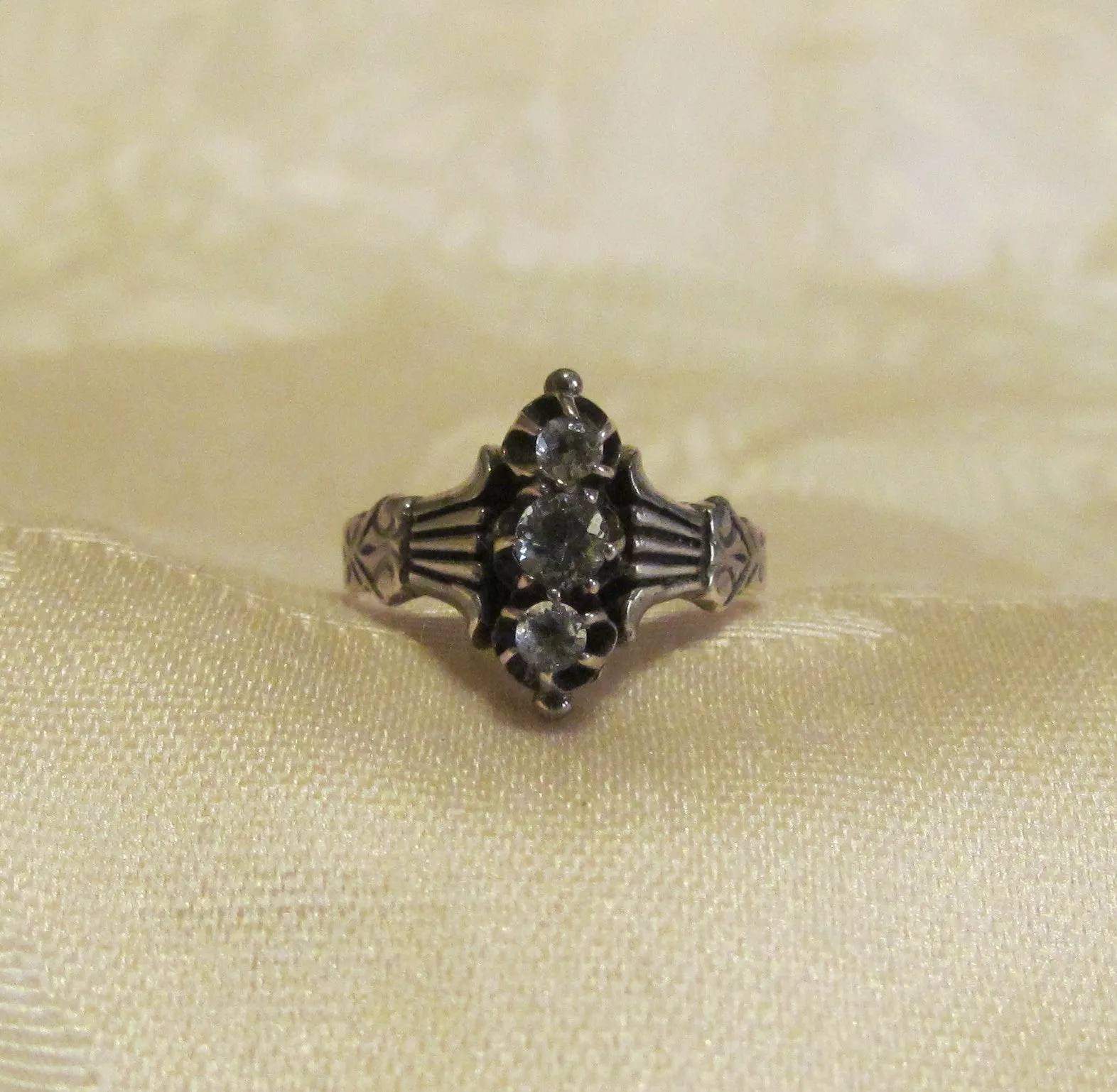 Antique Style 0.33ct Aquamarine 3 Stone Sterling Silver Ring Size 5 1/2