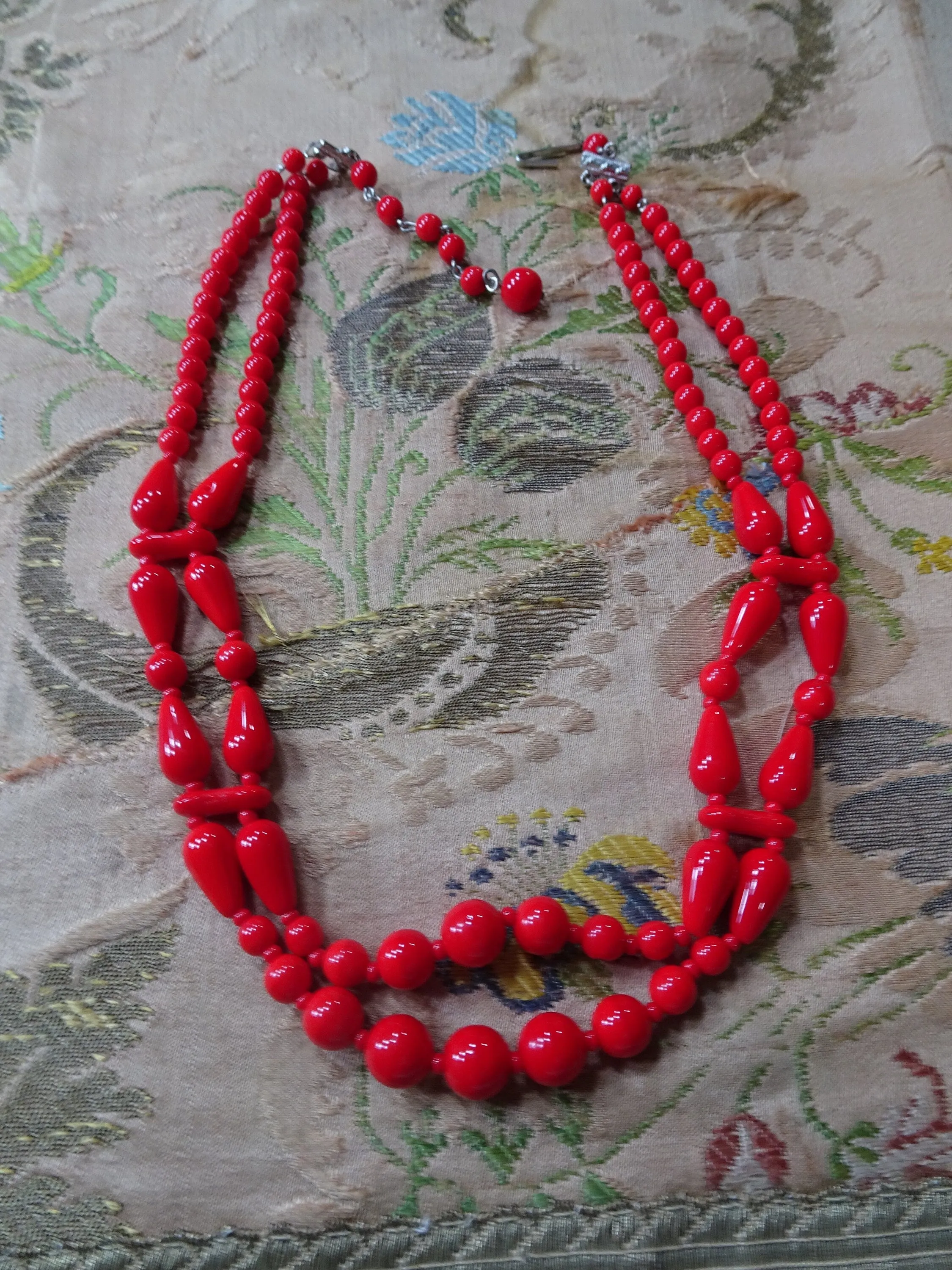 ART DECO Sparkling Glass Double Strand Necklace, Variety of red Glass Beads Necklace, Day or Evening Necklace,Collectible Costume Jewelry