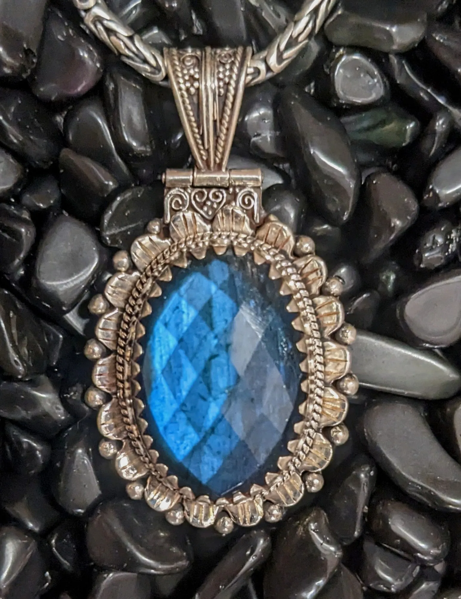 Beautifully Detailed Labradorite Pendant