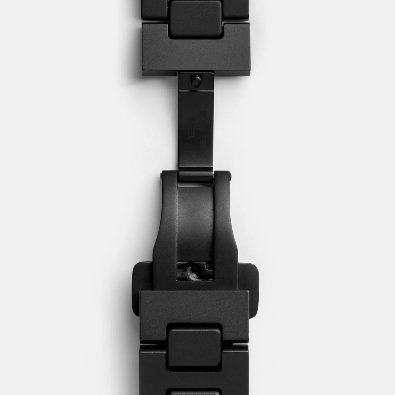 BR05 AUTO SK BL CERAMIQUE LTD CERAMIC BRACELET MICROBLASTED