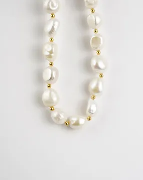 Chunky Pearl Necklace - Statement Piece for Elegance and Sophistication