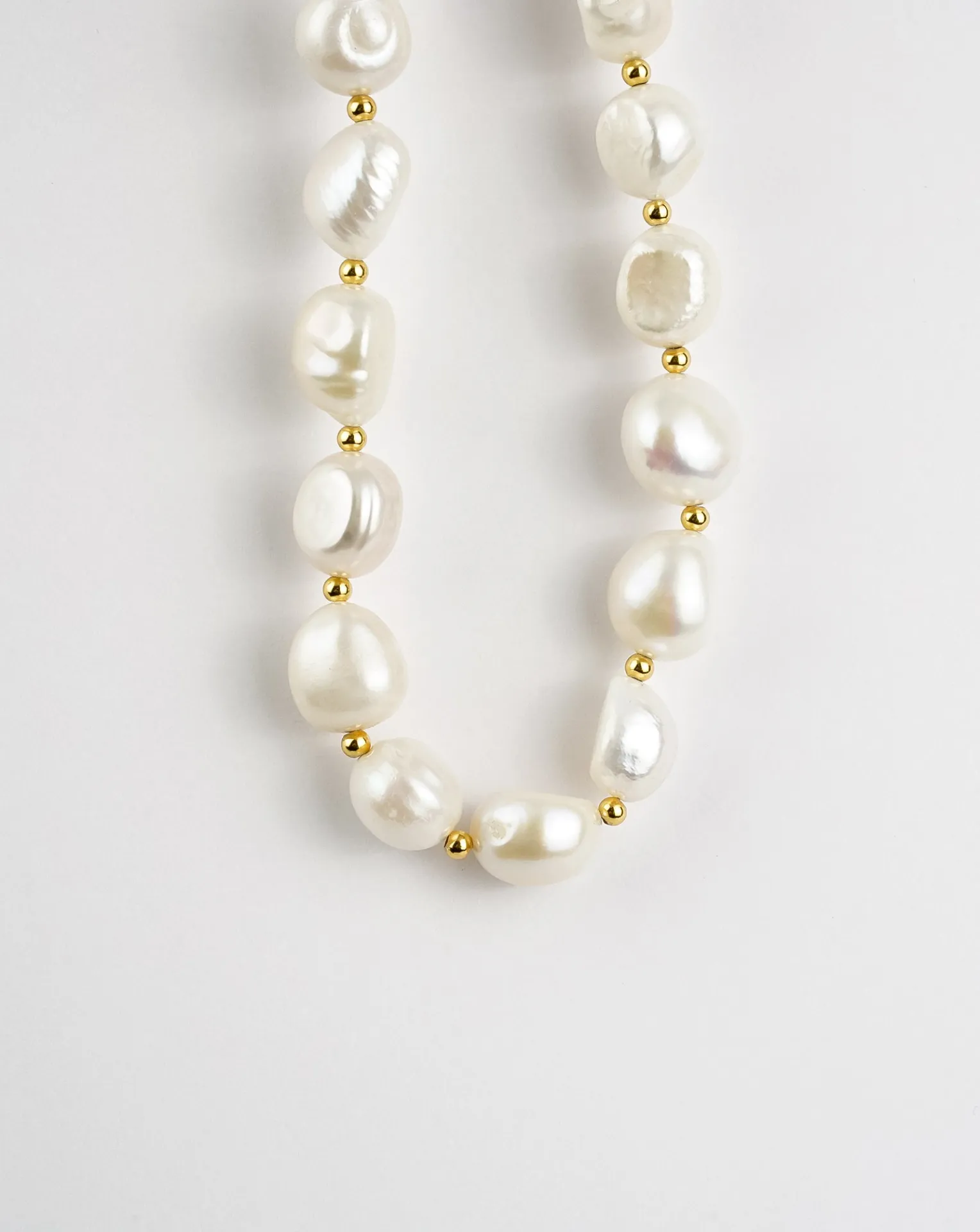 Chunky Pearl Necklace - Statement Piece for Elegance and Sophistication