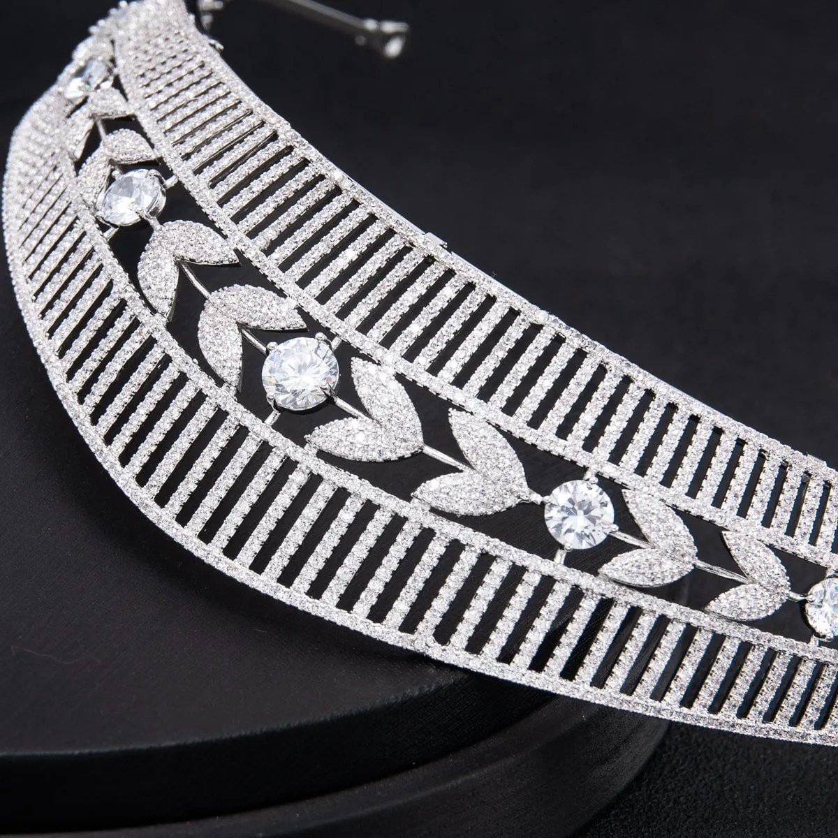 Classic Zirconia Royal Replica Tiara,Silver Wedding Leaves Hair Accessories CH10222