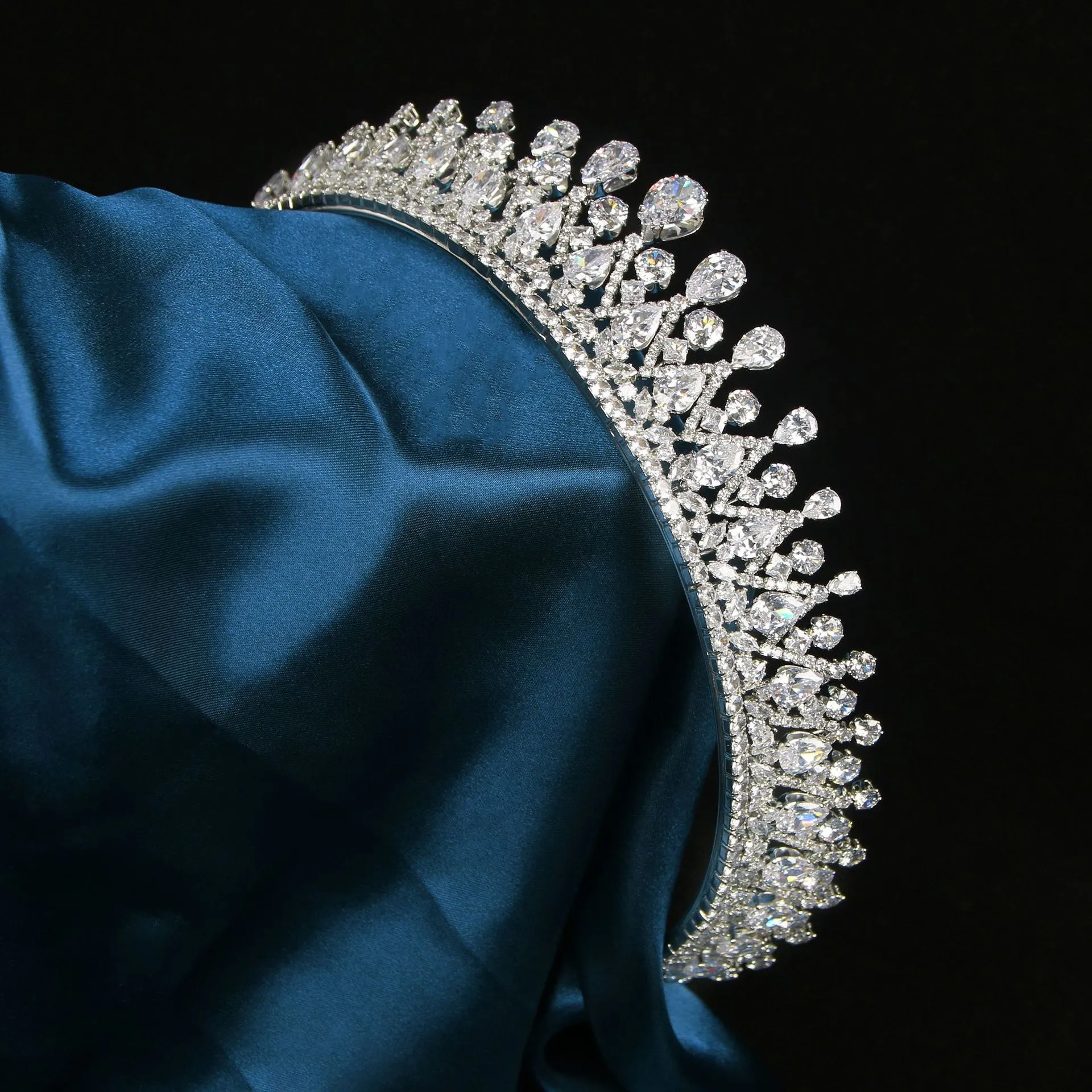 Classic Zirconia Wedding Tiara,Women's Crystal Tiara for Bride,Prom,Party Head Accessories GS0278