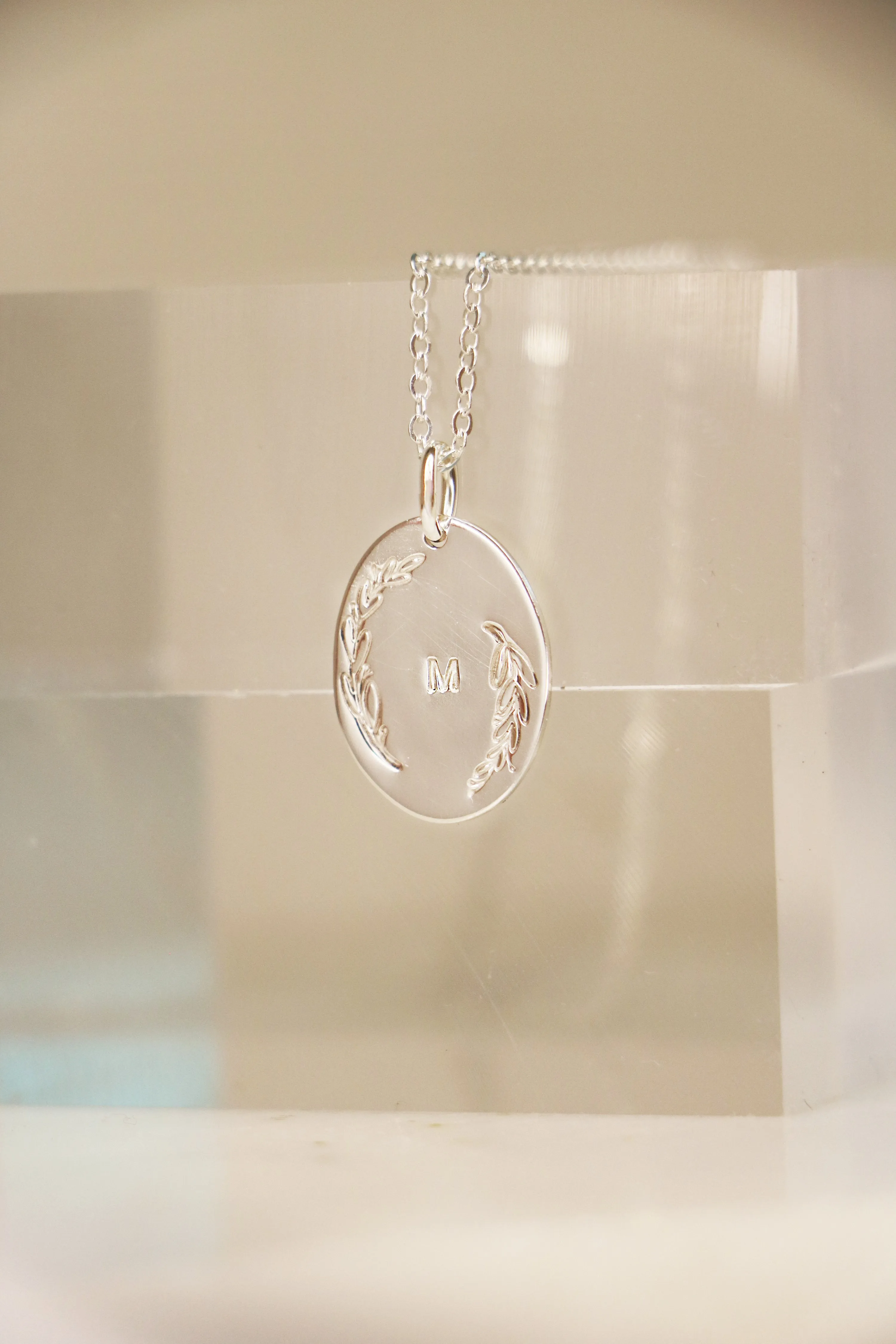 flora pendant necklace { gold   silver }