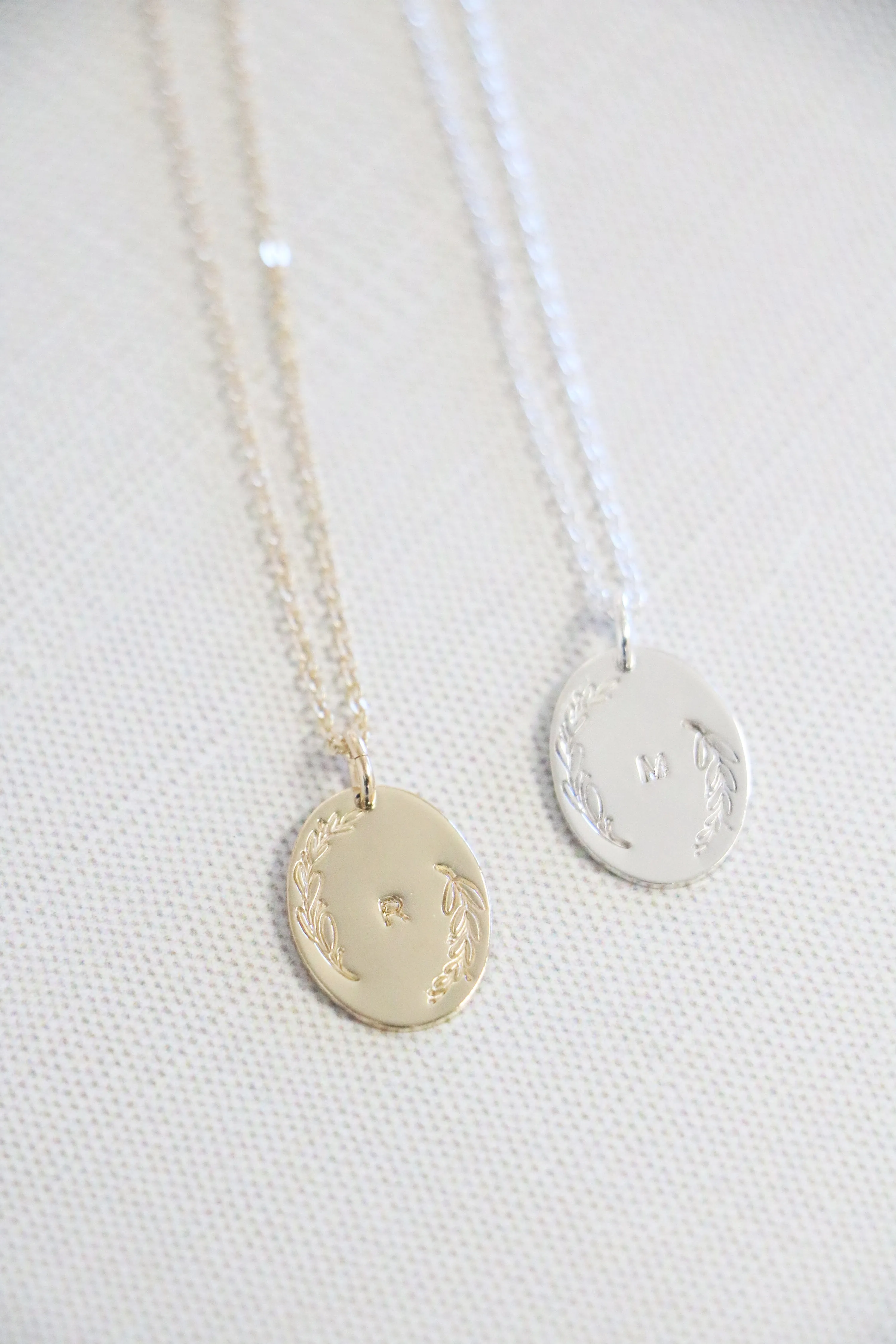 flora pendant necklace { gold   silver }