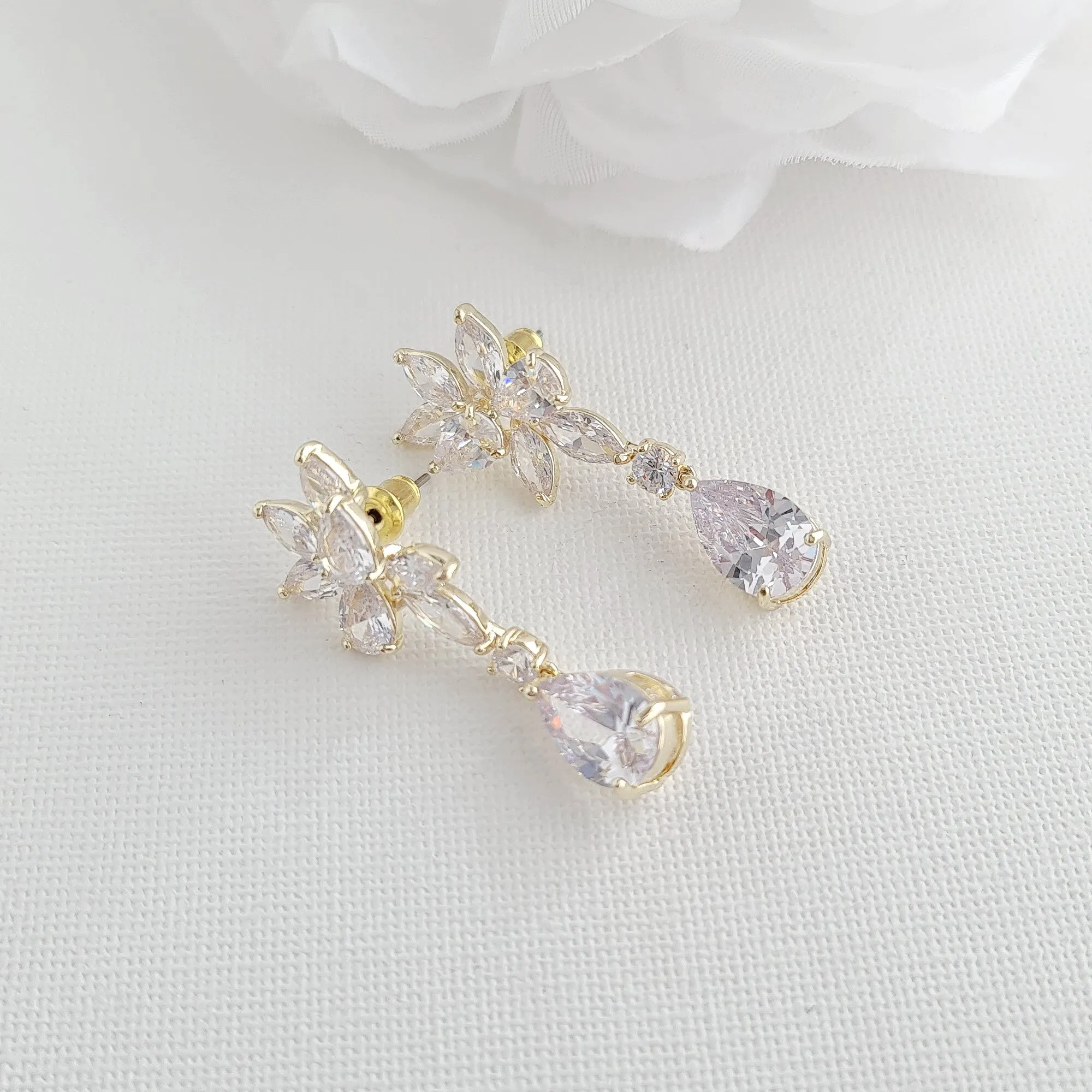 Gold Floral Earrings and Teardrop Bracelet Set for Weddings-Ivy
