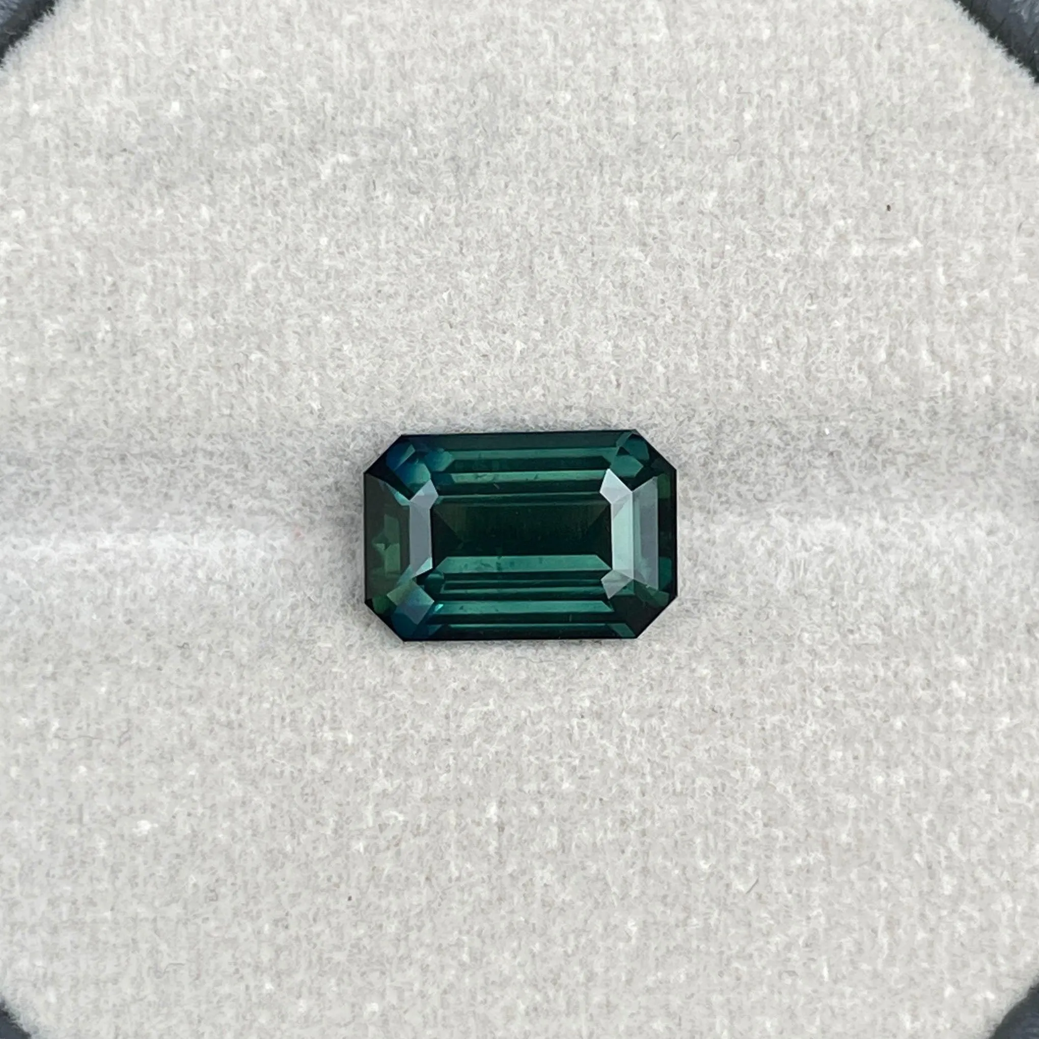 Green sapphire stone Lagoon blue teal sapphire 4.50 crt