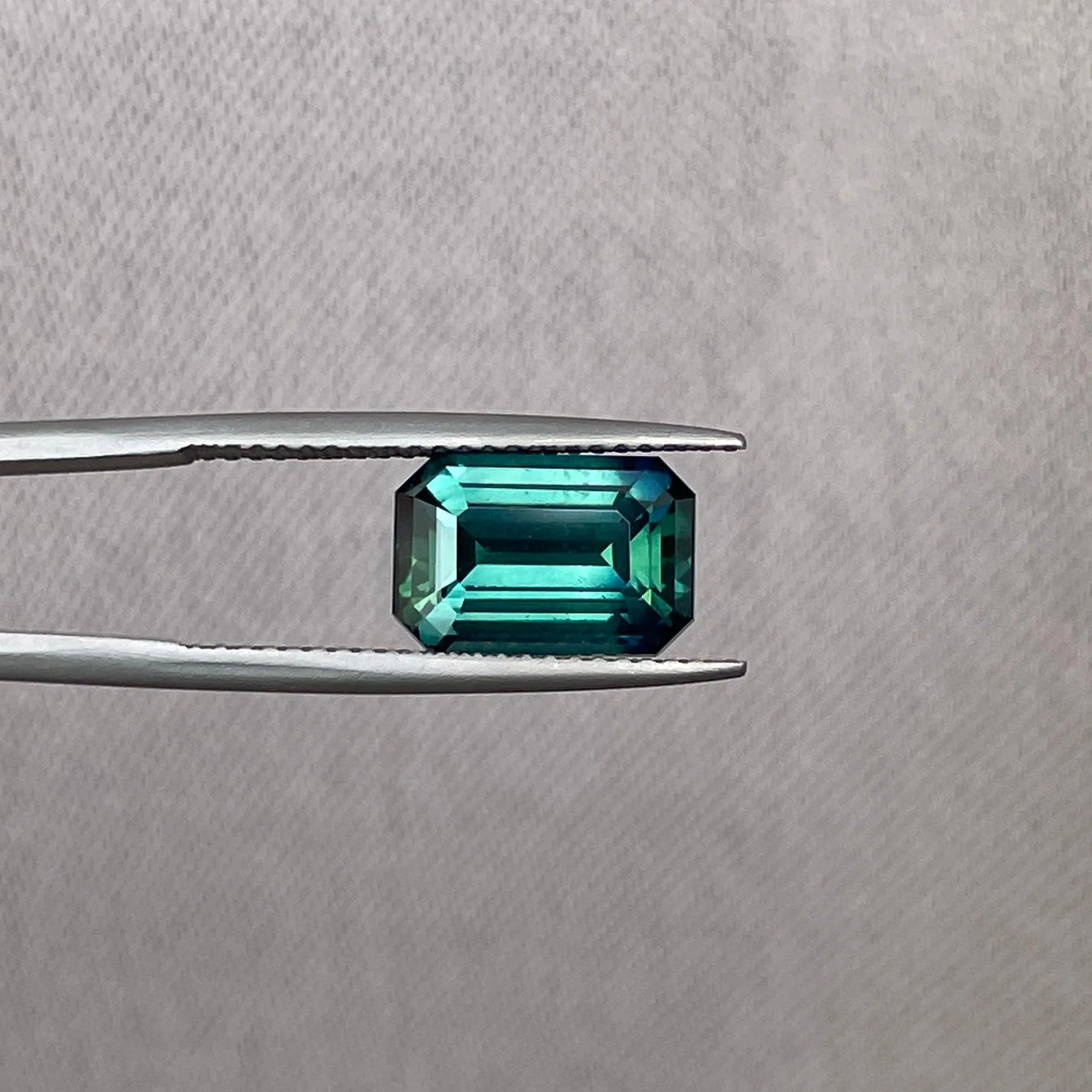 Green sapphire stone Lagoon blue teal sapphire 4.50 crt