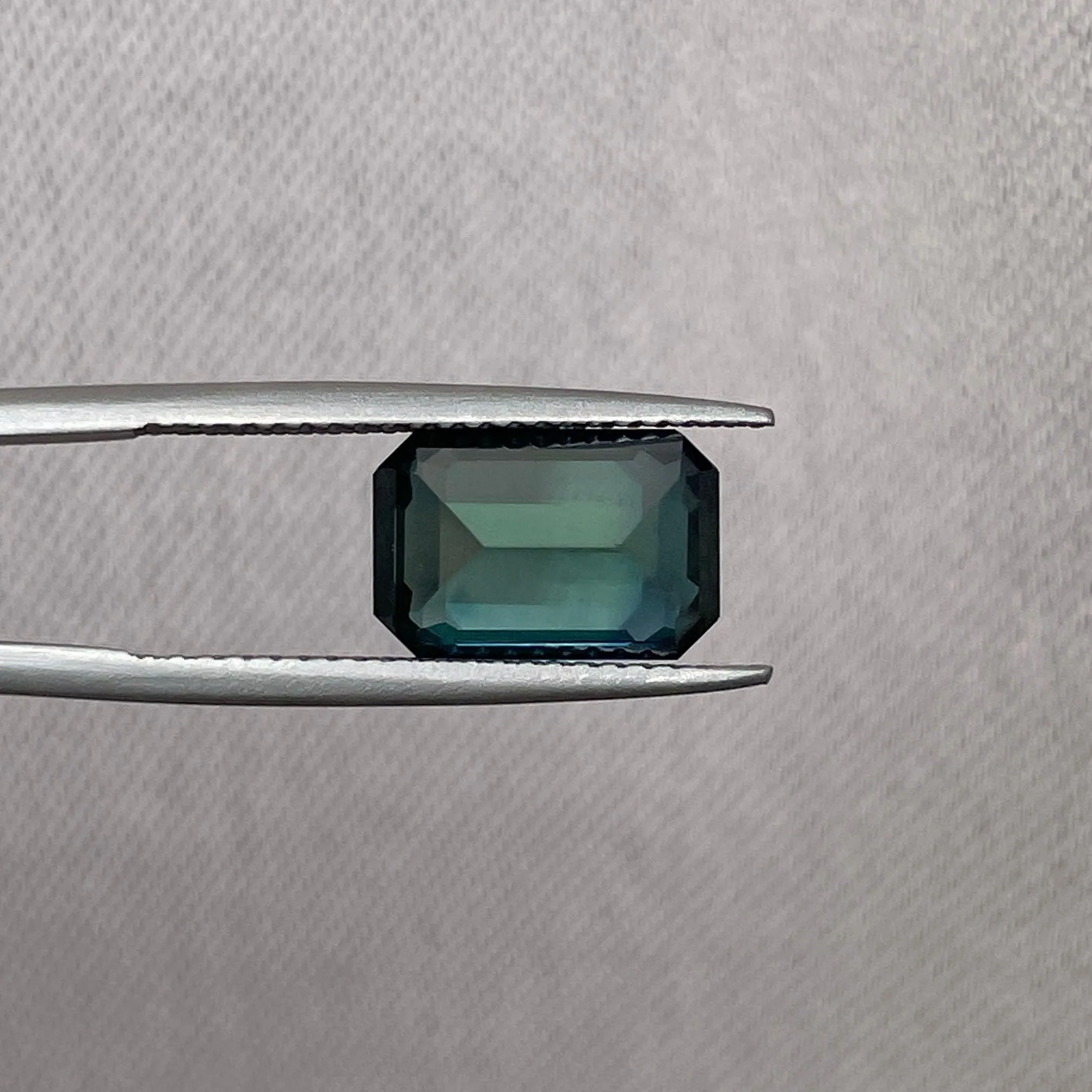 Green sapphire stone Lagoon blue teal sapphire 4.50 crt