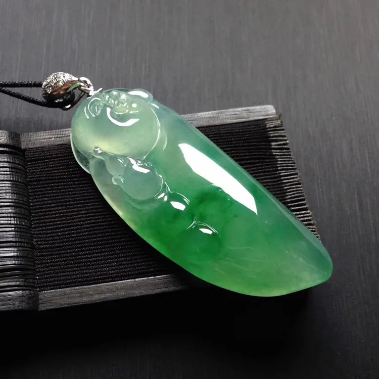 Natural Jade Pendant Jadeite Buddha Pendant PT274