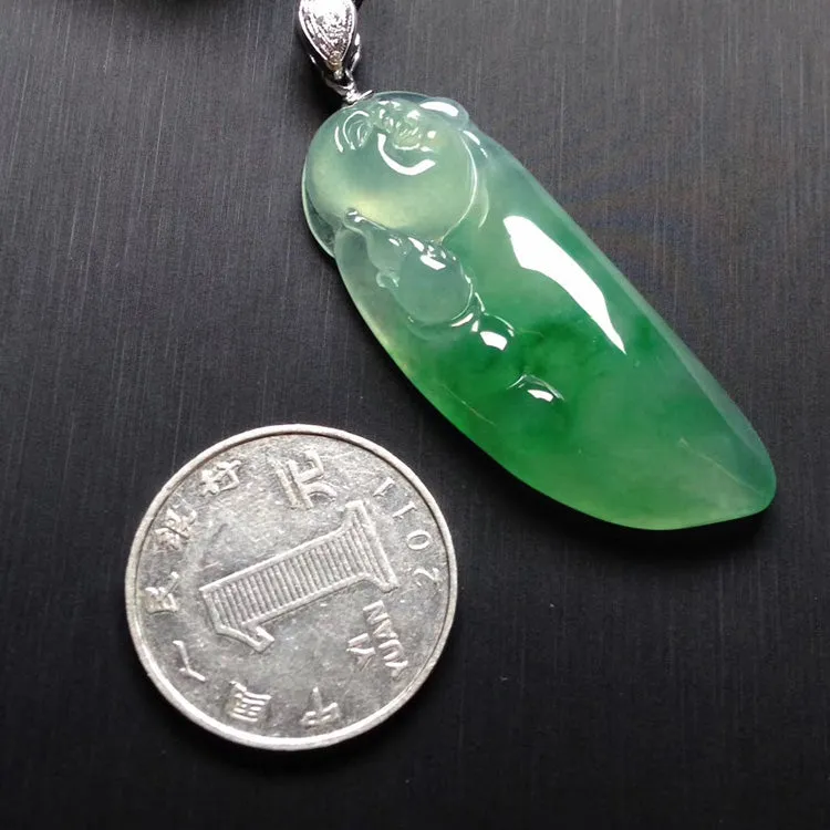 Natural Jade Pendant Jadeite Buddha Pendant PT274