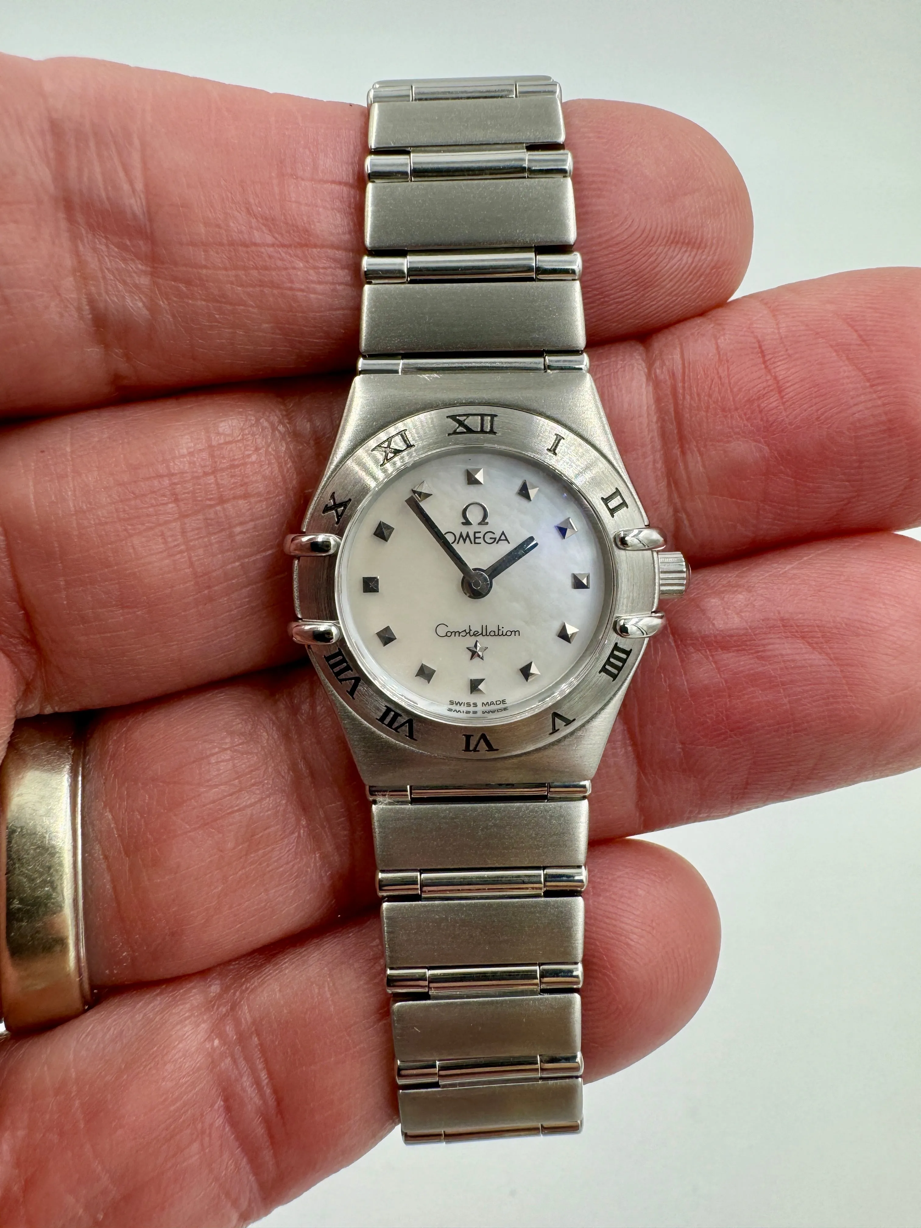 Omega Constellation Ladies Mother Of Pearl Dial Quartz Stainless Wristwatch