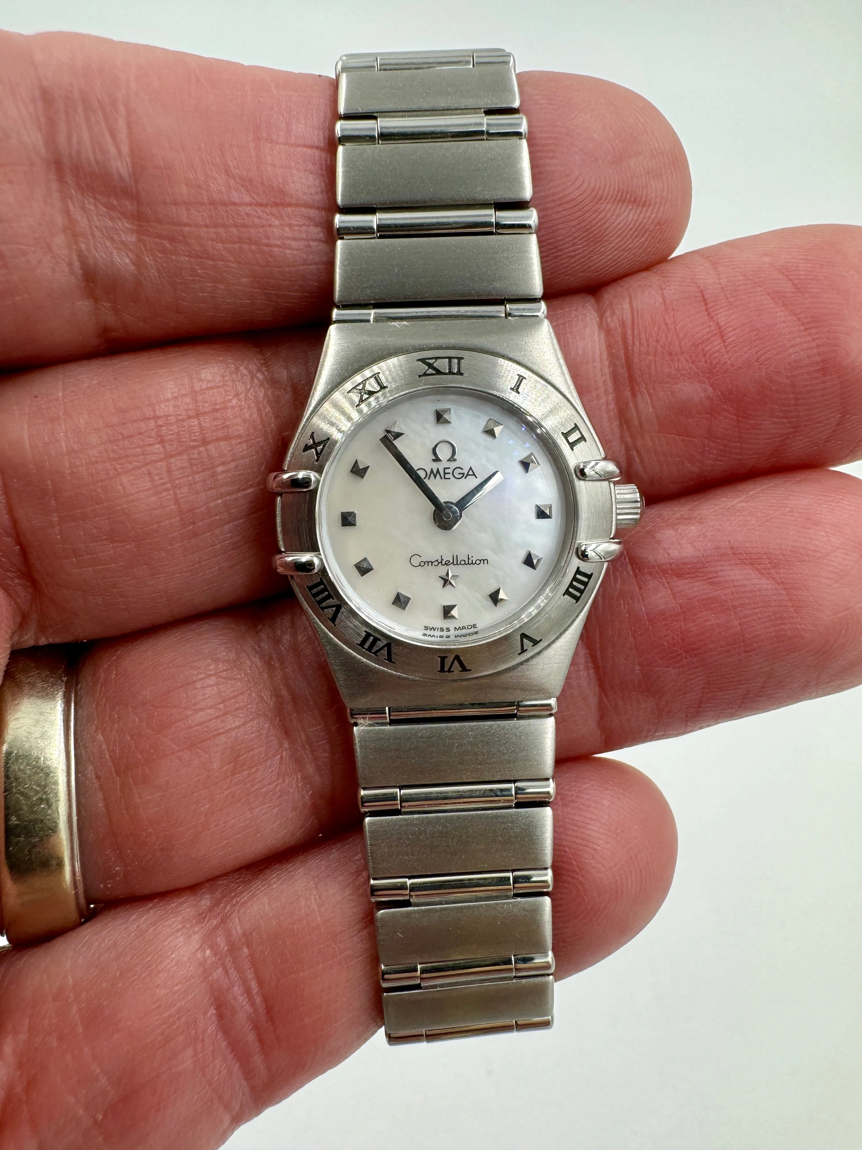 Omega Constellation Ladies Mother Of Pearl Dial Quartz Stainless Wristwatch