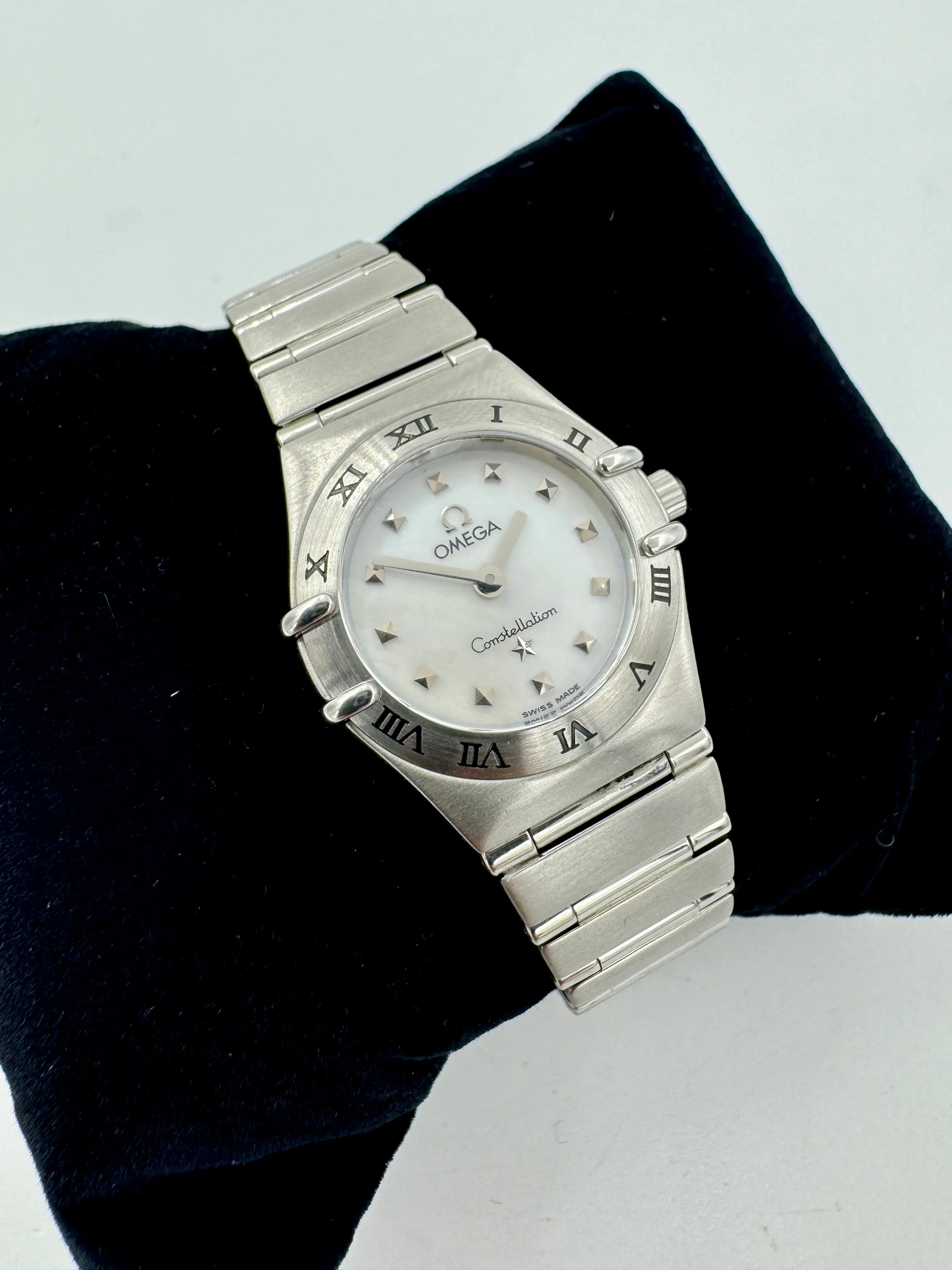 Omega Constellation Ladies Mother Of Pearl Dial Quartz Stainless Wristwatch