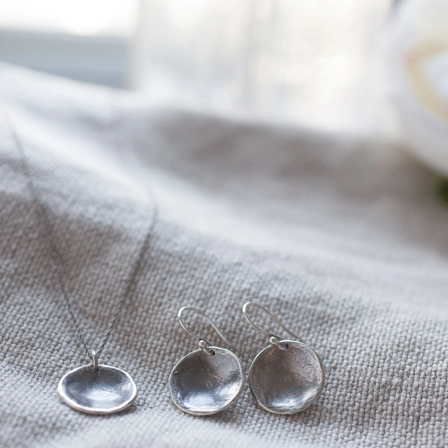 Shine On Necklace | Bronze