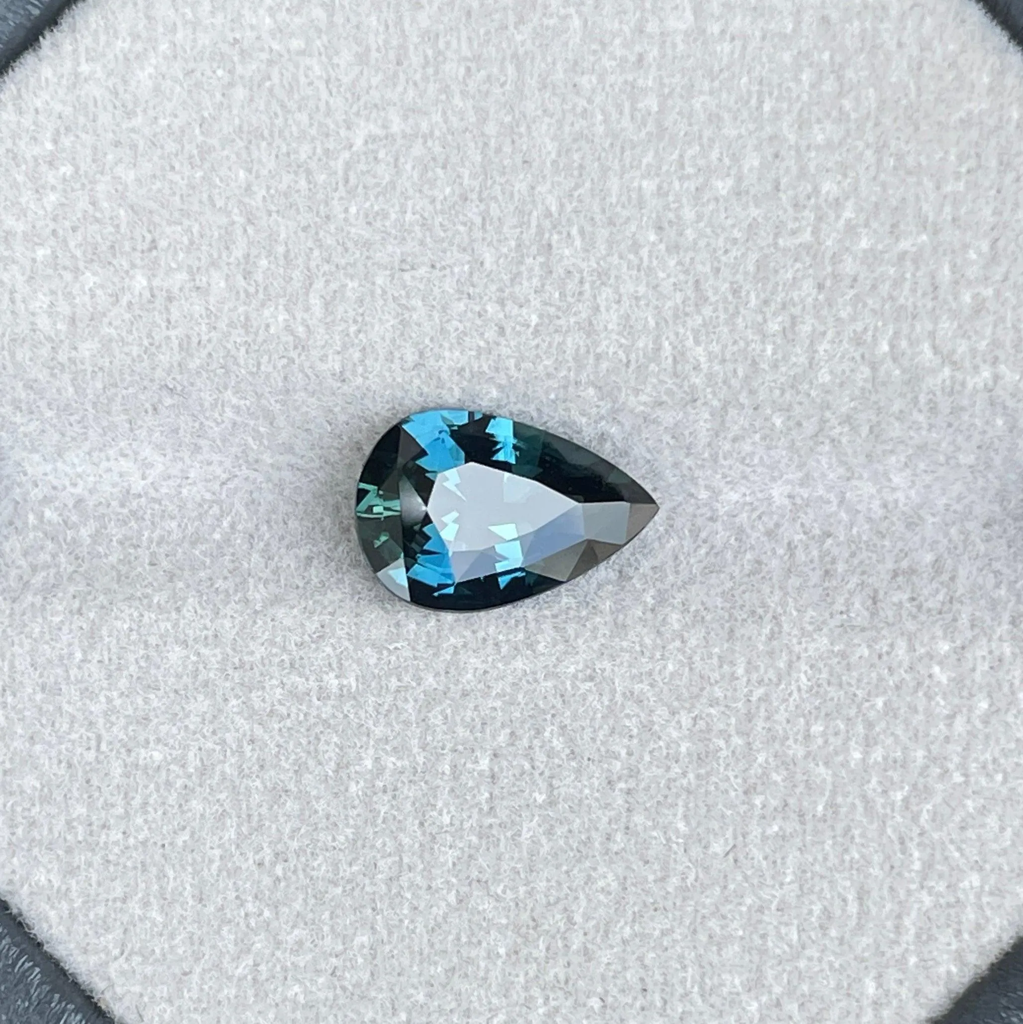 This 2.54 carat Teal Sapphire is well cut to bring out the best colour and luster, and has a perfect colour blend
