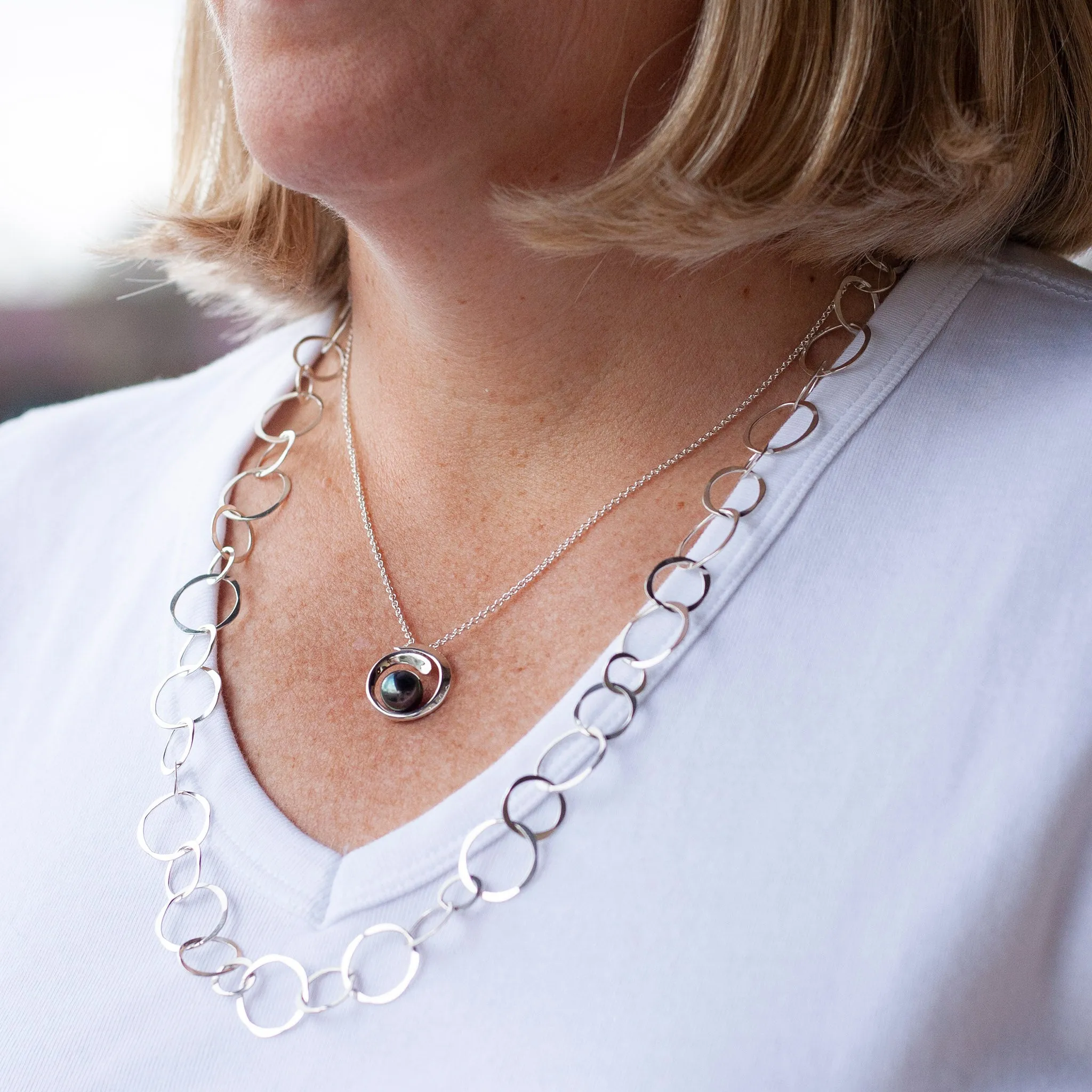 Varied Circle Link Necklace